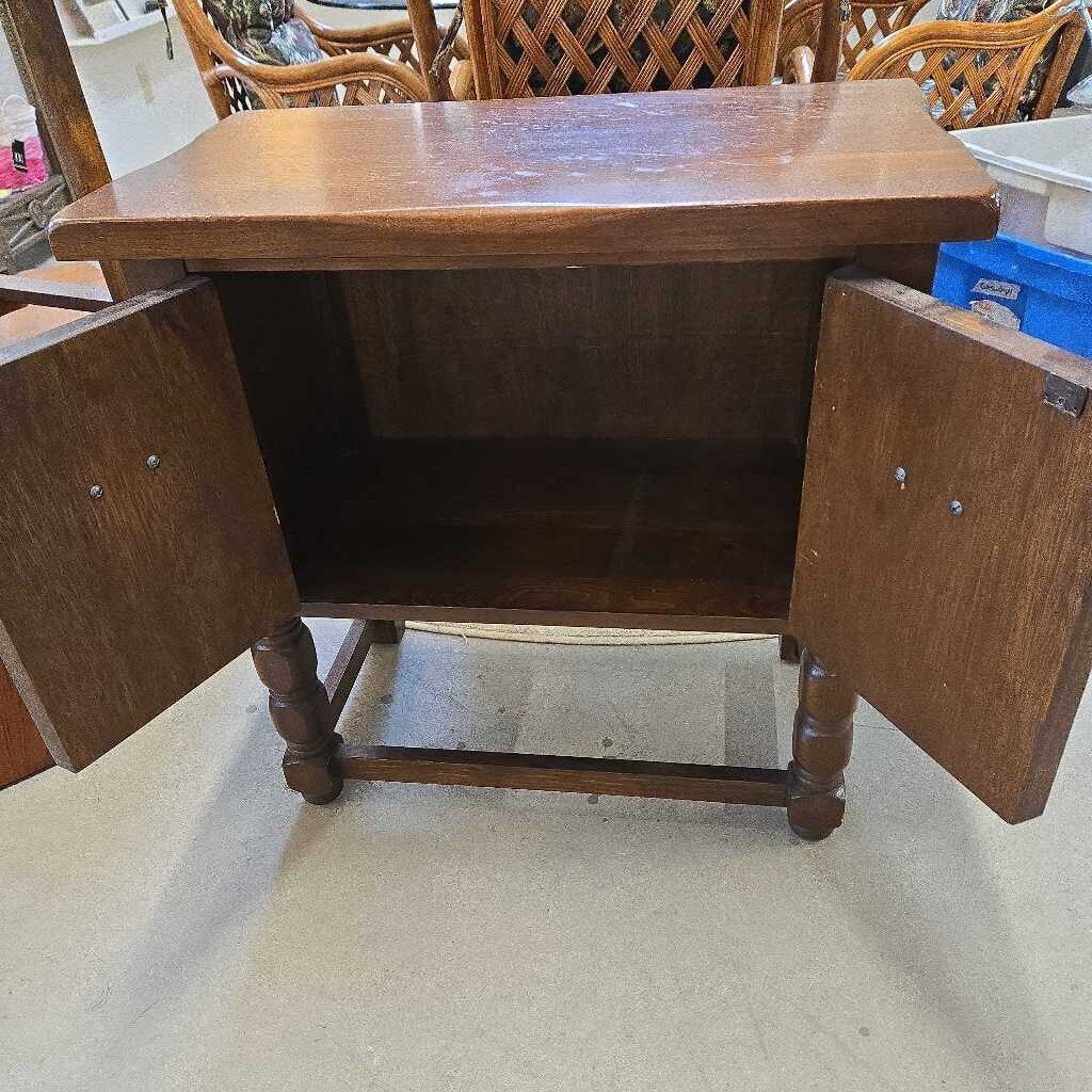 BEDSIDE CABINET