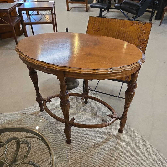 PIE CRUST ACCENT TABLE