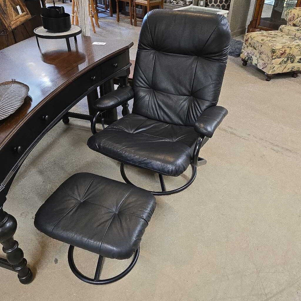 BLACK RECLINING/SWIVEL CHAIR & STOOL