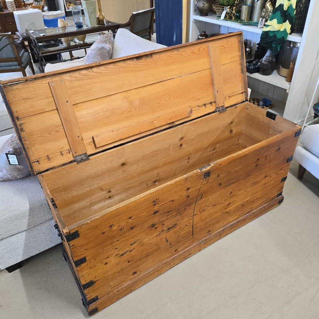 ANTIQUE PINE CHEST