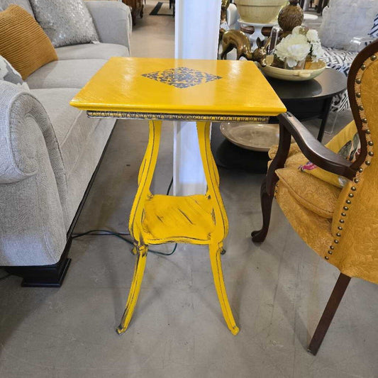 NEWLY REFINISHED YELLOW TABLE~ RACHEL