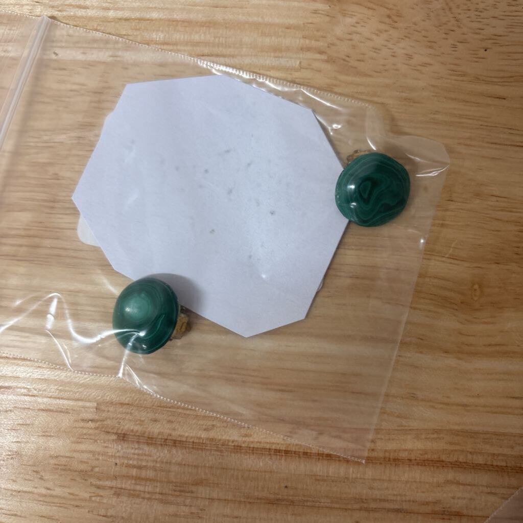 VINTAGE GREEN CLIP ON EARRINGS
