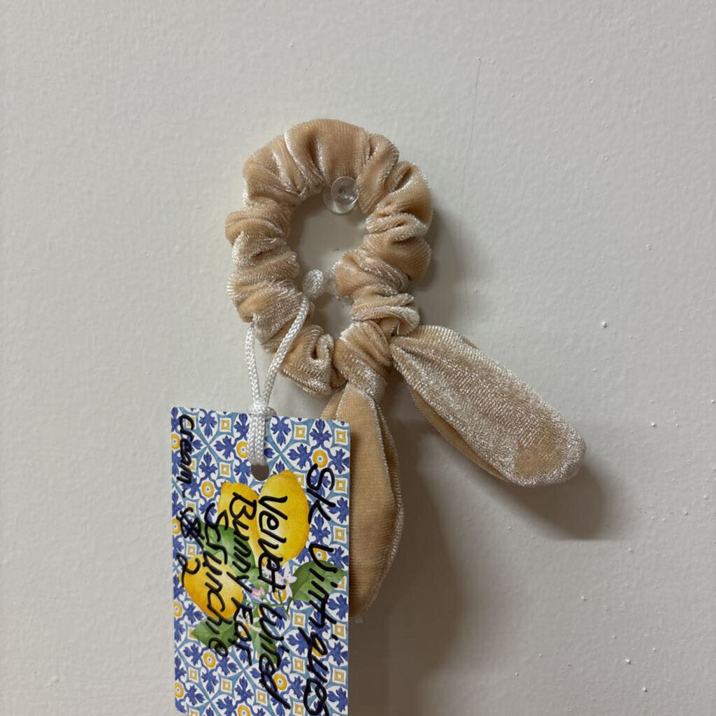 VELVET WIRED BUNNY EARS HAIR SCRUNCHIE