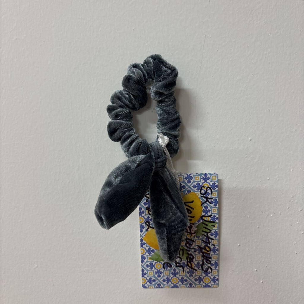 VELVET WIRED BUNNY EARS HAIR SCRUNCHIE