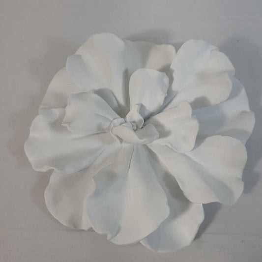 URBAN BARN WHITE CERAMIC WALL FLOWER