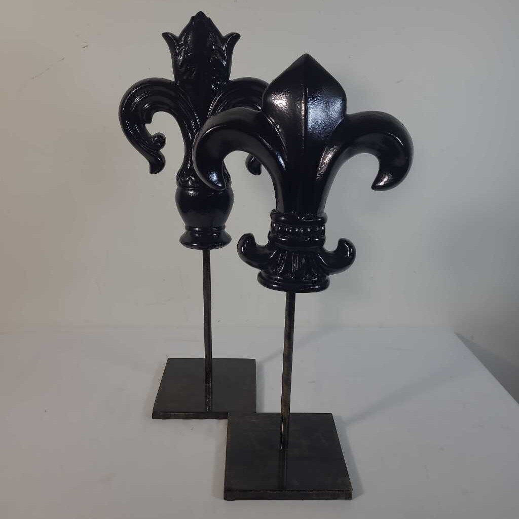 PR FLEUR DE LIS TABLETOP DECOR