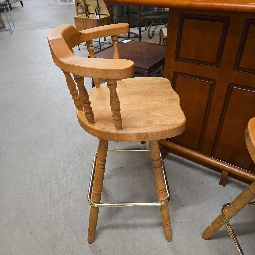 SWIVEL BAR STOOL