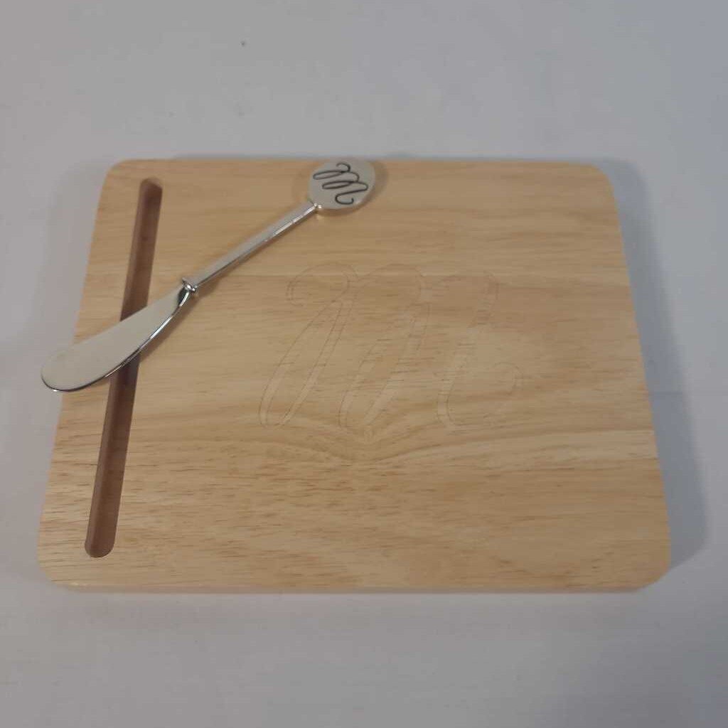 WOOD CHEESE BOARD W/ KNIFE