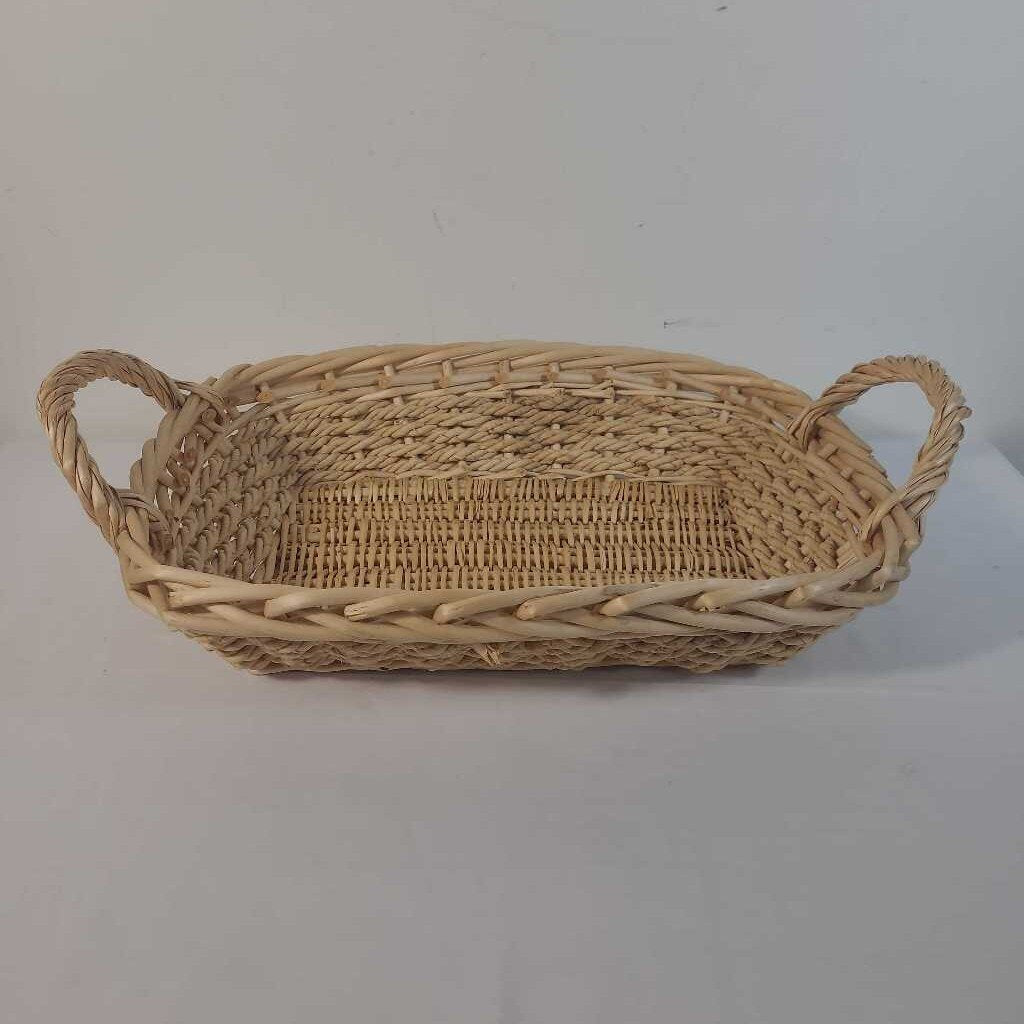 WOVEN BASKET W/ HANDLES