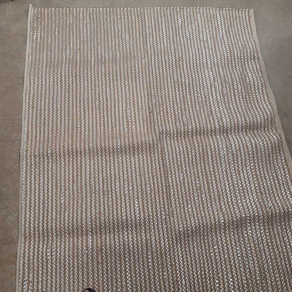 4'x 5' PIER 1 TAPIS RUG~ JUTE & SILVER