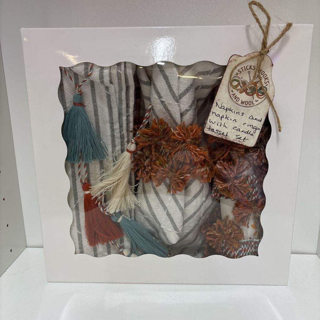 Napkins, Rings and Candle Tassel Set