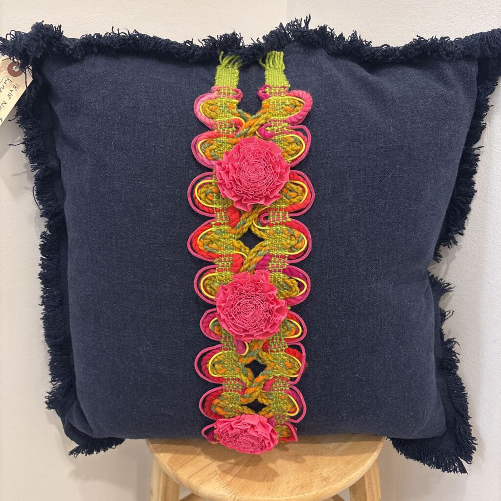 Pillow-18x18--Navy linen with 2 cretes