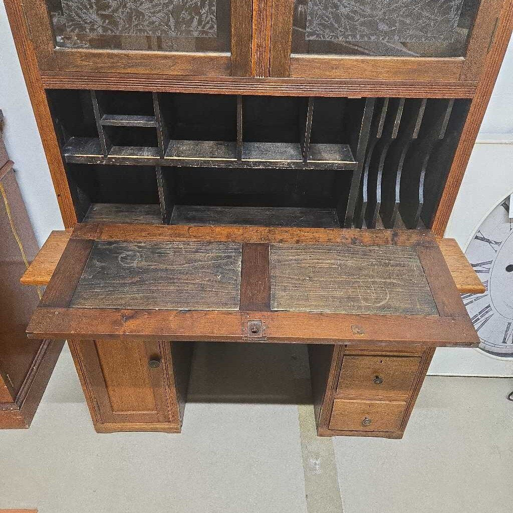 ANTIQUE HIDDEN SECRATERY DESK