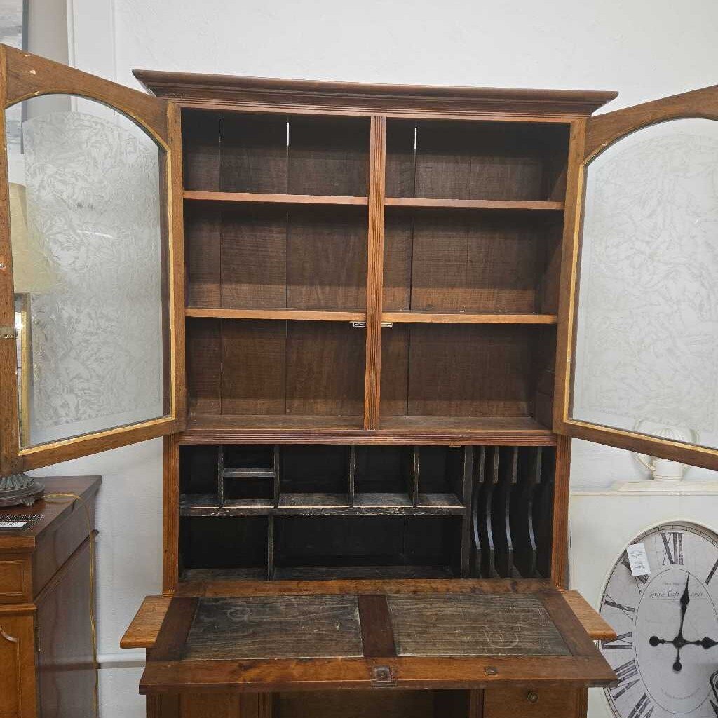 ANTIQUE HIDDEN SECRATERY DESK
