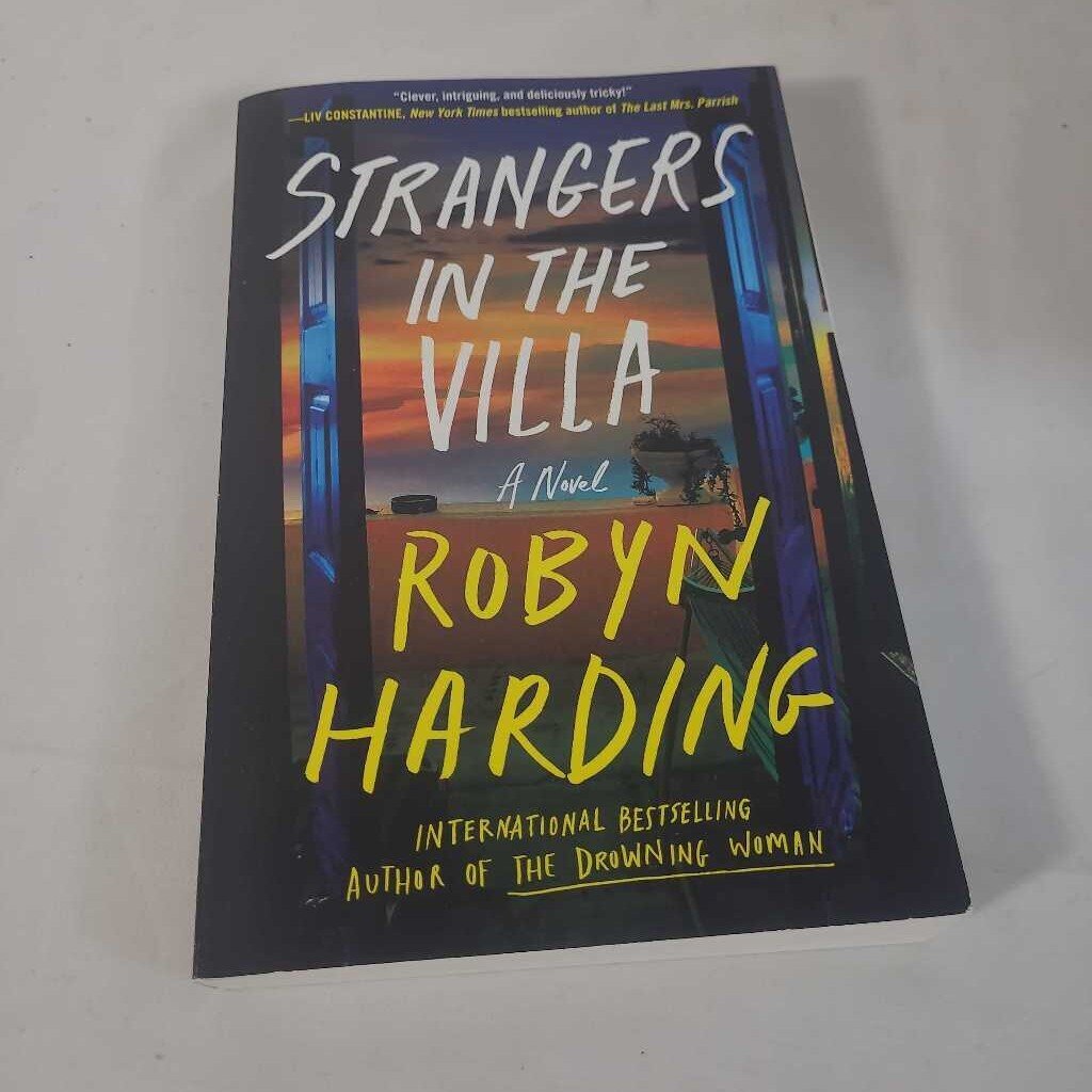 STRANGERS IN THE VILLA - ROBYN HARDING