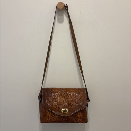 VINTAGE HAND TOOLED LEATHER FLORAL CROSSBODY BAG
