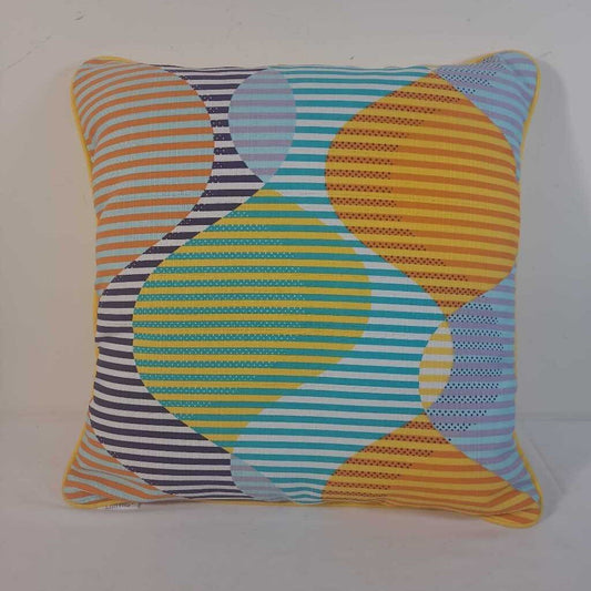 MULTI COLOURED OUTDOOR PILLOW