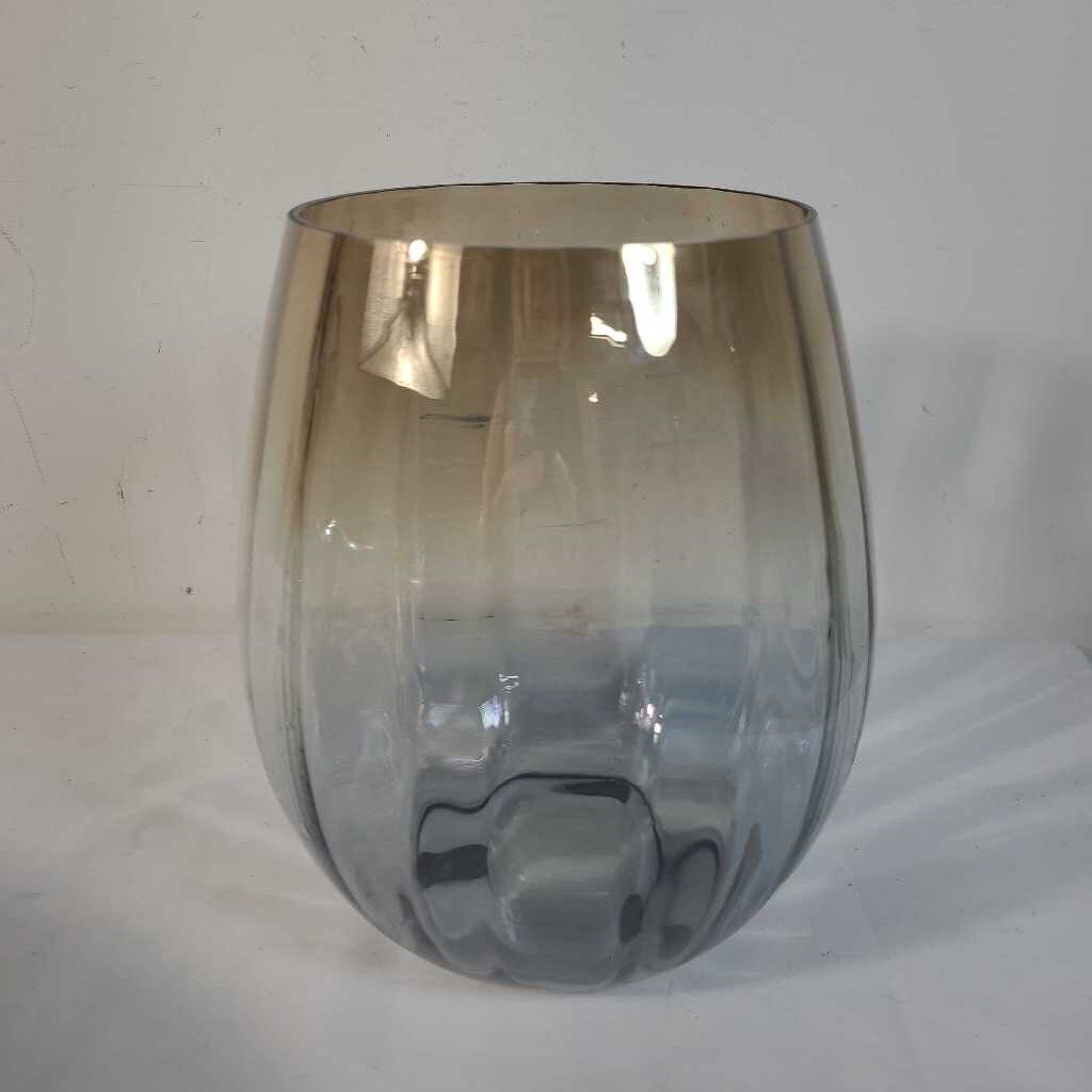 TWO TONE GLASS VASE