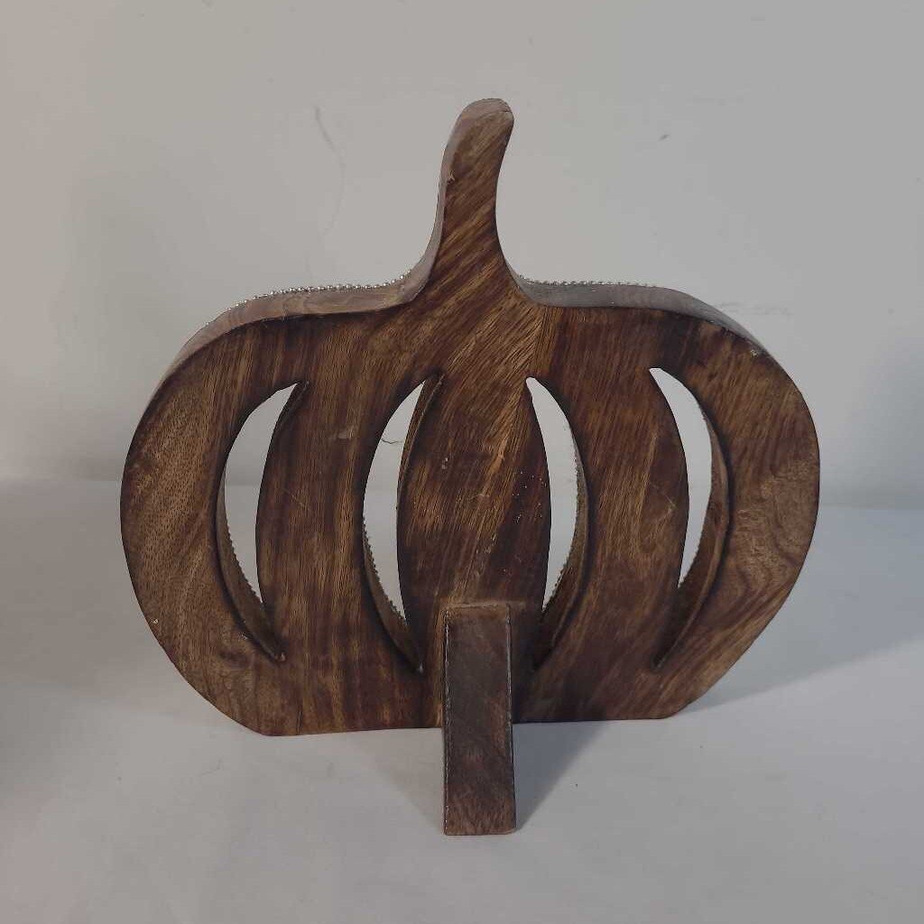 WOODEN BEADED PUMPKIN