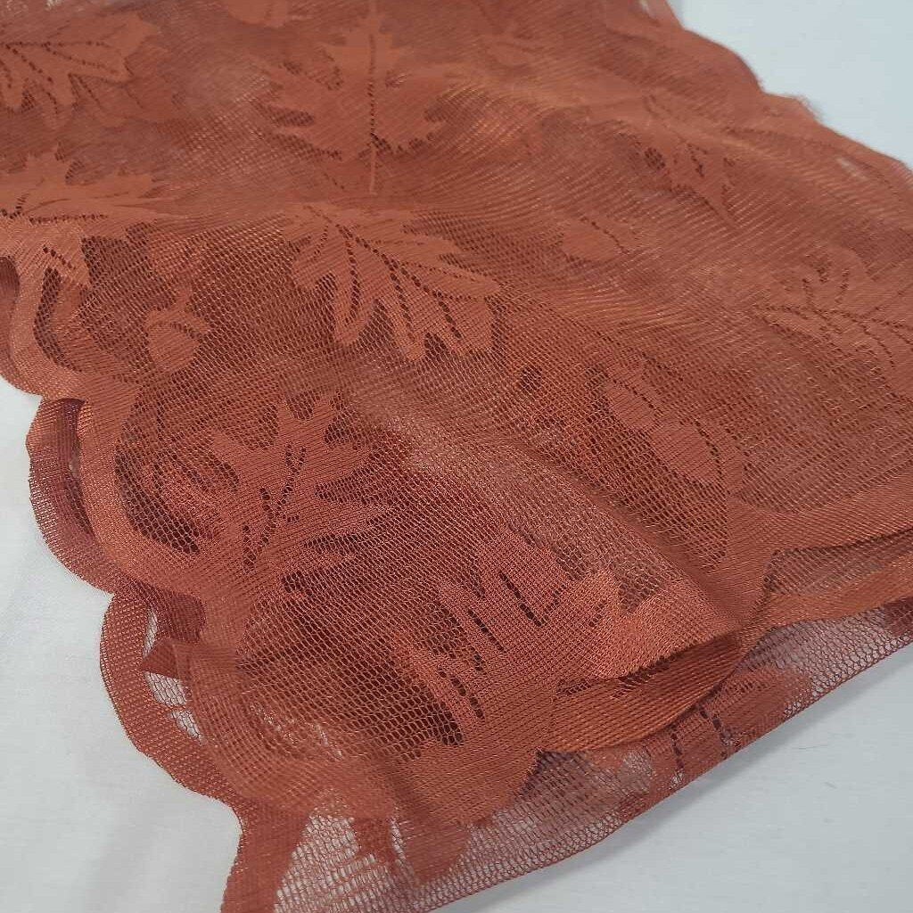 ORANGE LEAF TABLE RUNNER