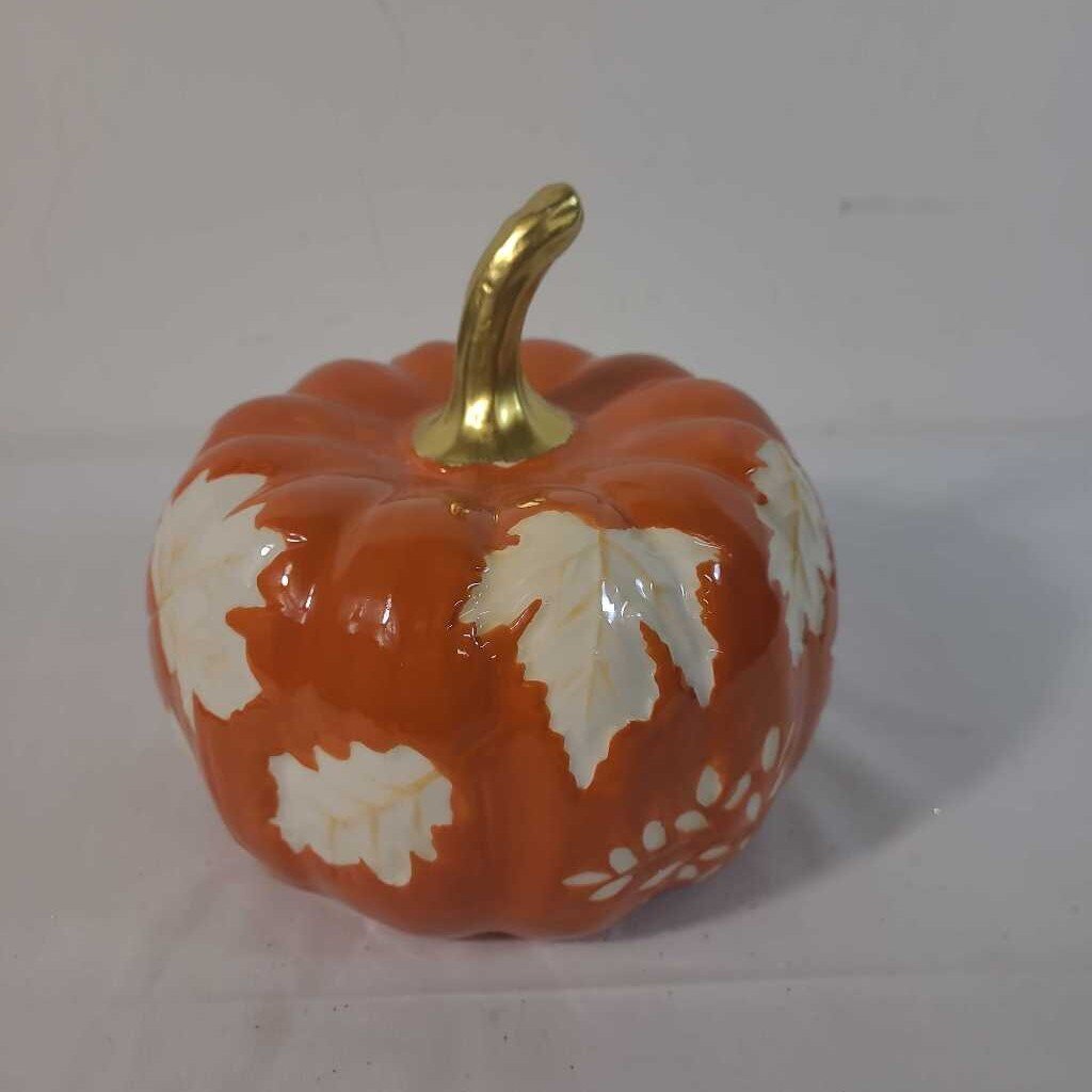 ORANGE CERAMIC PUMPKIN W/LEAVES