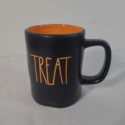 TRICK/TREAT MUG - RAE DUNN