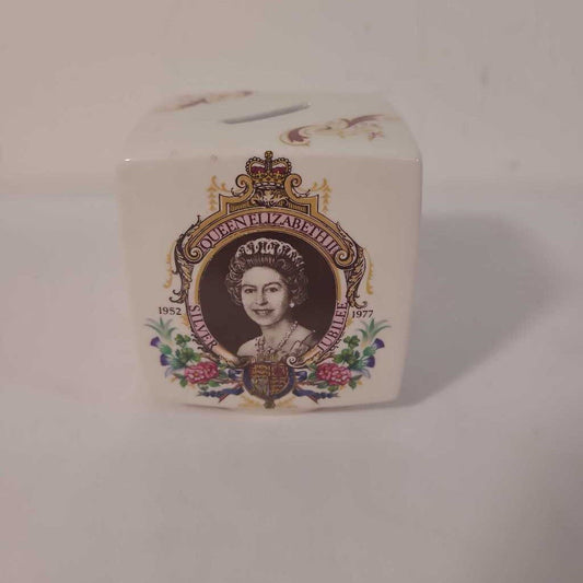 QUEEN ELIZABETH SILVER JUBILEE MONEY BOX