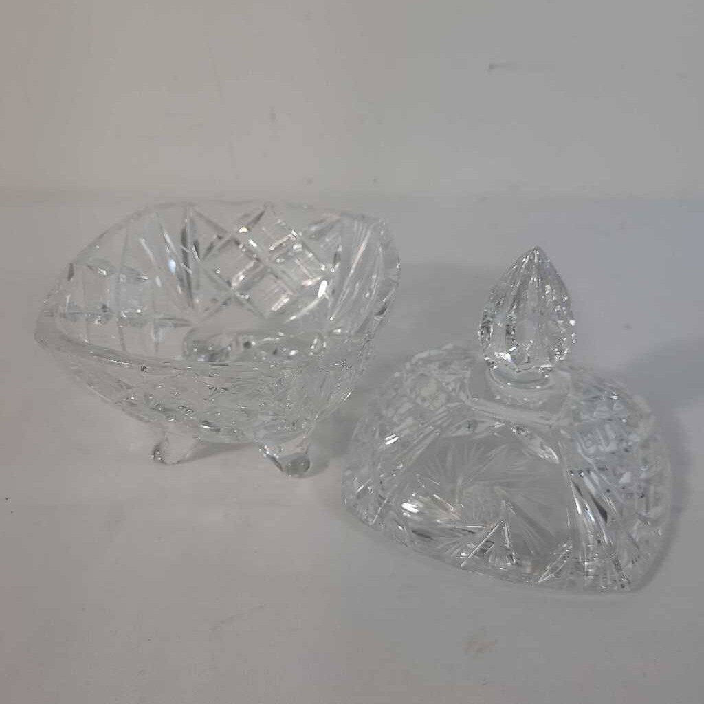 PINWHEEL FOOTED LIDDED DISH