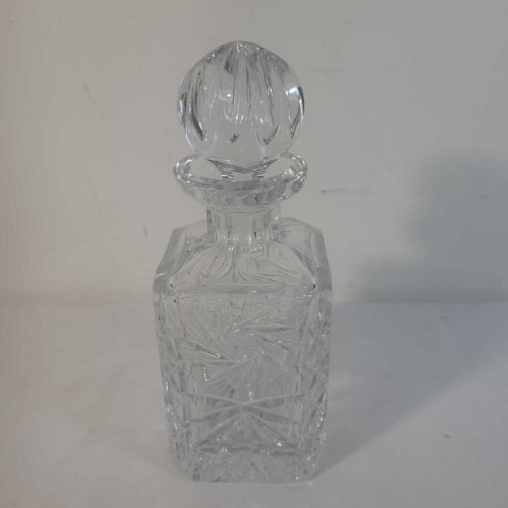 SQUARE PINWHEEL DECANTER