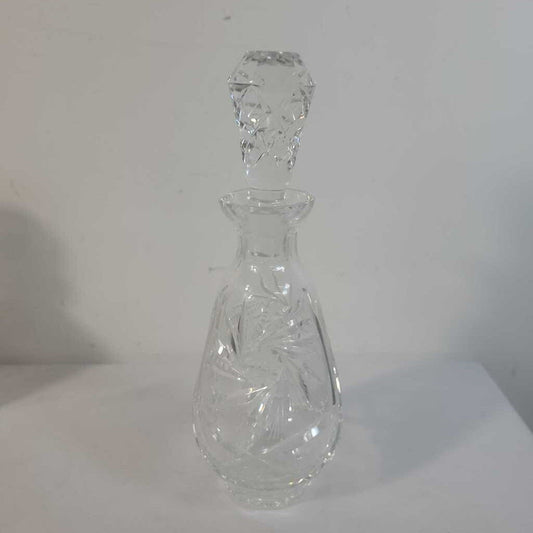 ROUNDED PINWHEEL DECANTER