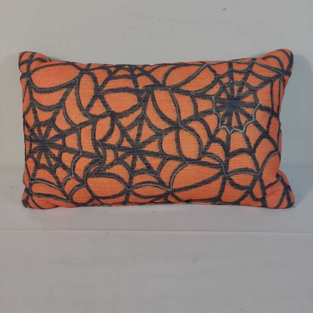 SPIDER WEB LUMBAR PILLOW