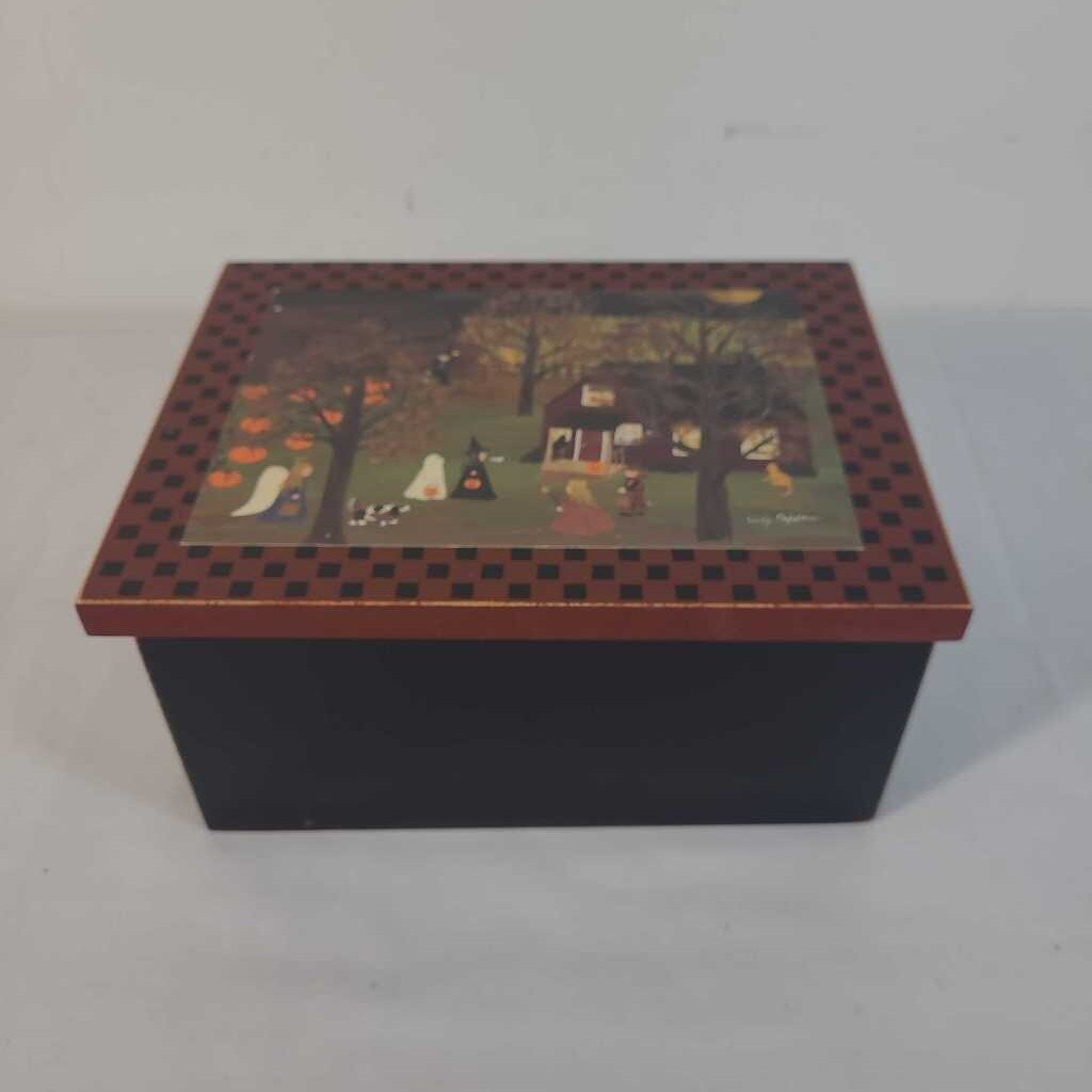 CHECKERED TRICK OR TREAT WOODEN BOX