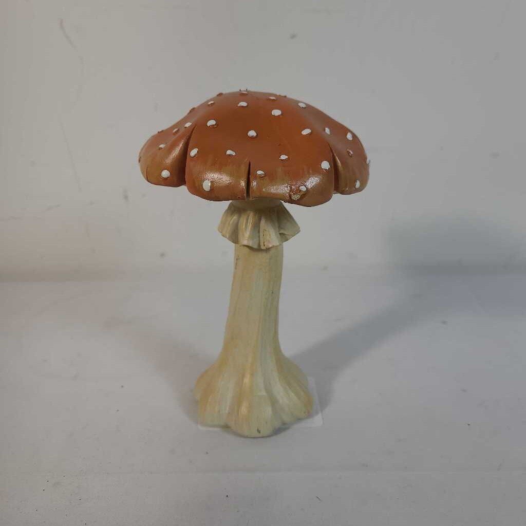 WHITE DOTTED MUSHROOM