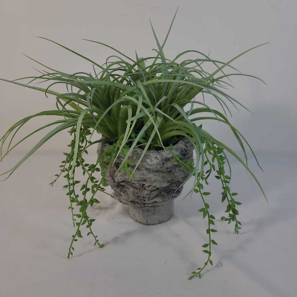 CEMENT HEAD W/FAUX GREENERY