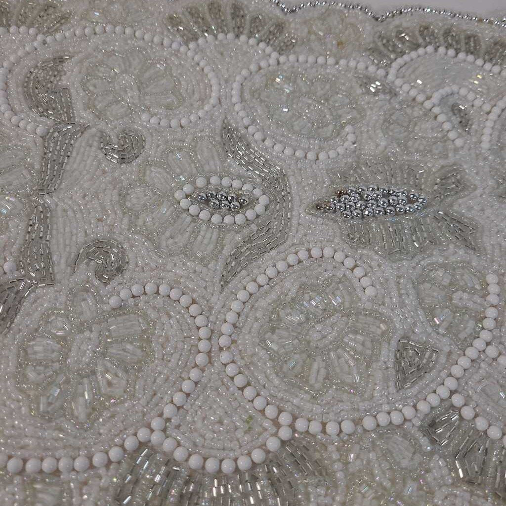 BEADED CENTERPIECE RUNNER