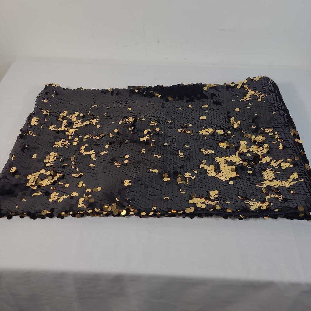 BLACK & GOLD SEQUIN RUNNER