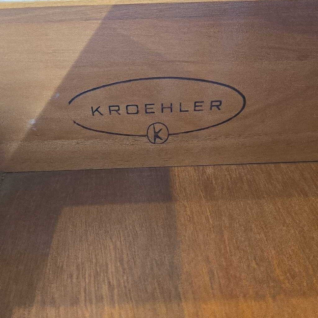 KROEHLER 9 DRAWER SAGE GREEN DRESSER