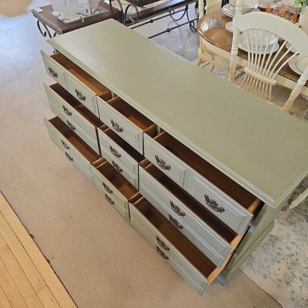 KROEHLER 9 DRAWER SAGE GREEN DRESSER