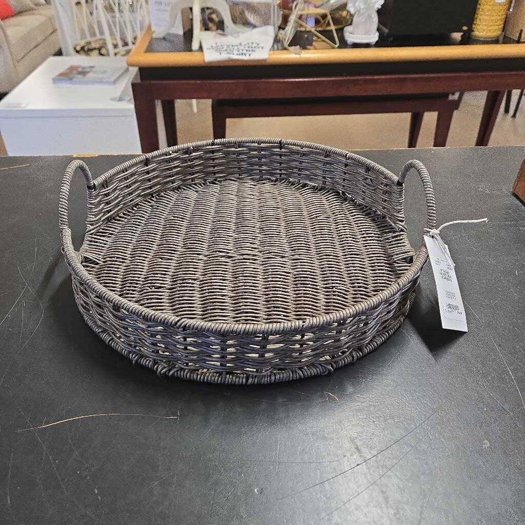 15" ROUND WICKER TRAY W/HANDLES