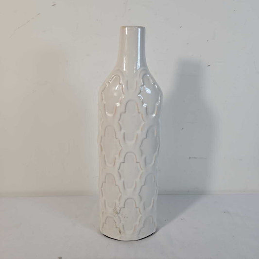 CREAM CERAMIC VASE