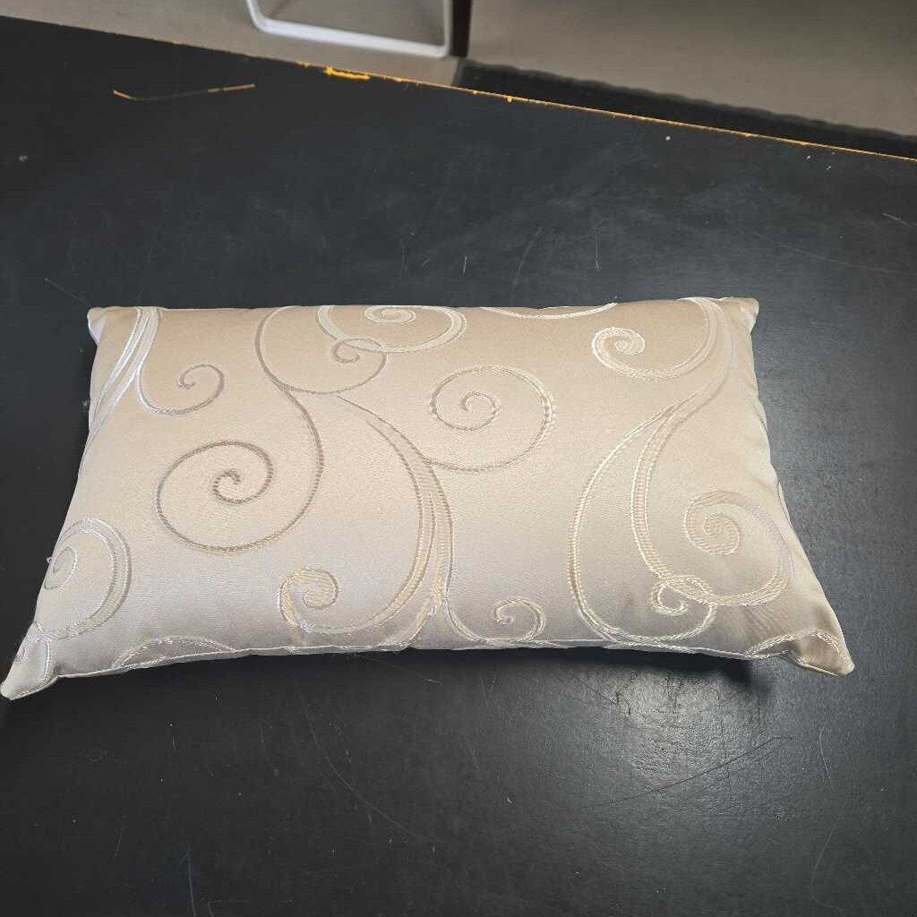 BEIGE SWIRL LUMBAR PILLOW