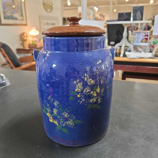 LIDDED BLUE FLORAL CROCK