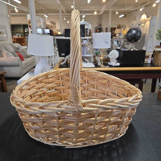 LG HANDLED BASKET