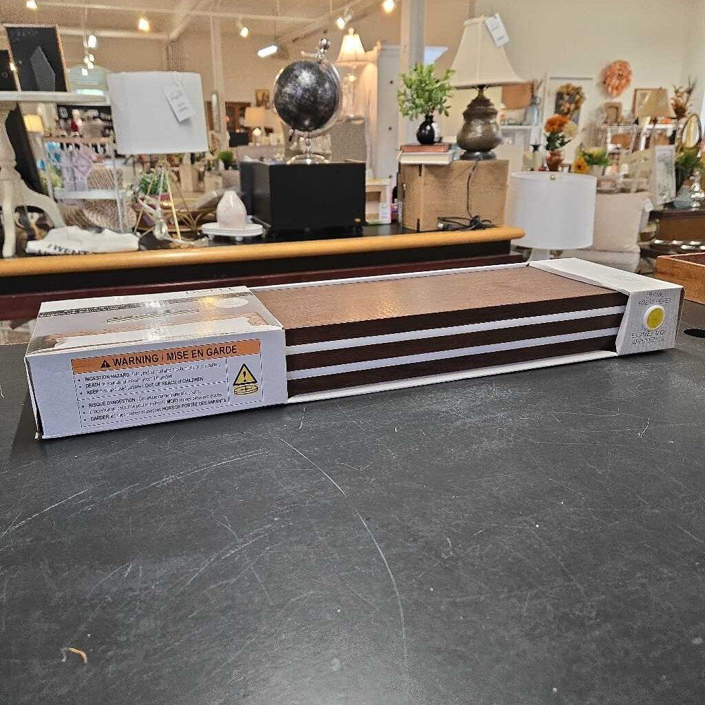 DECORATIVE LED SHELF