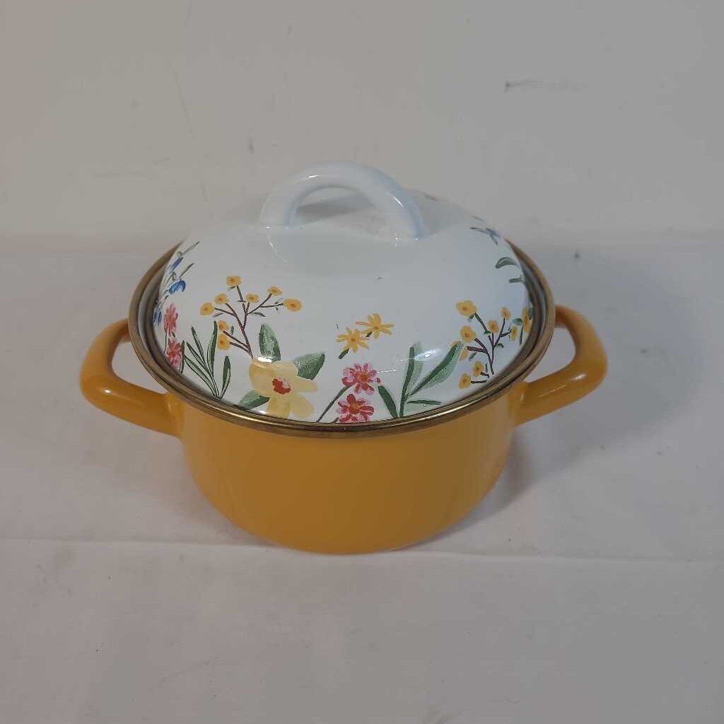 ENGLISH HOME YELLO ENAMEL POT
