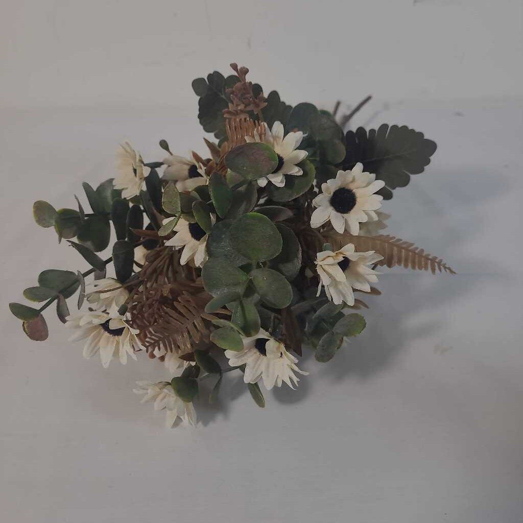 FAUX FLORAL BUNCH