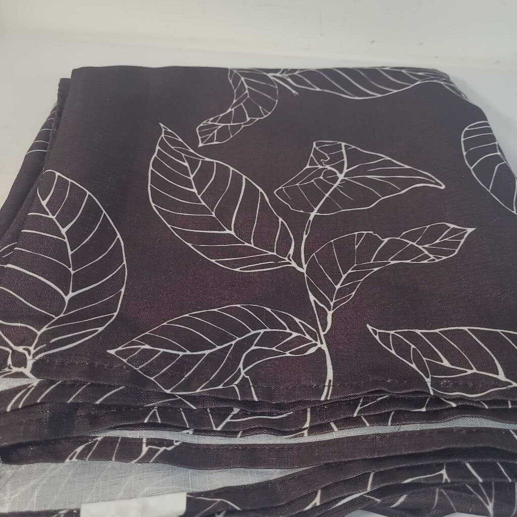 BROWN TABLE CLOTH W/ LEAVES