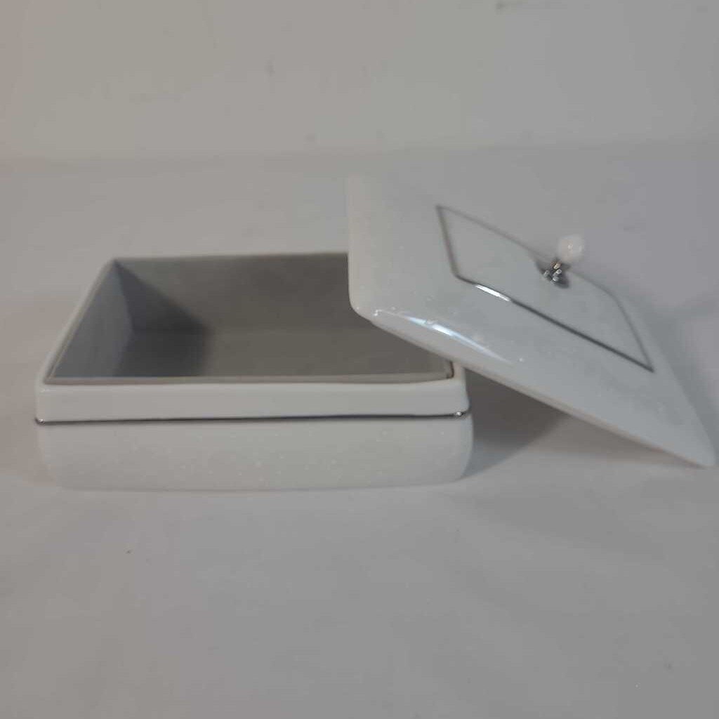 LENOX OPAL INNOCENCE JEWLERY BOX