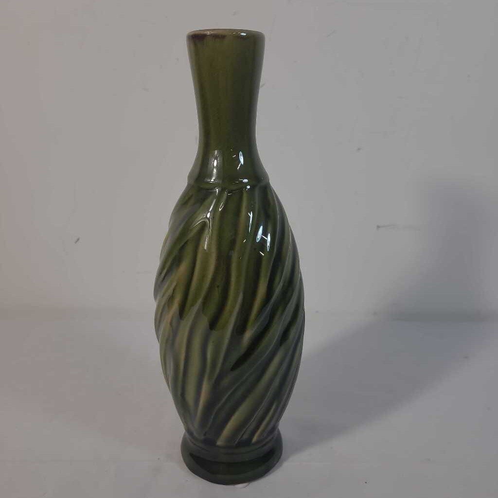 GREEN TWIST CERAMIC VASE
