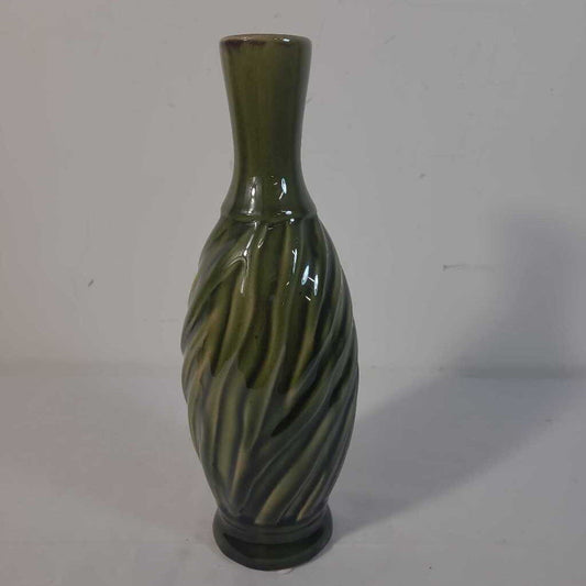 GREEN TWIST CERAMIC VASE